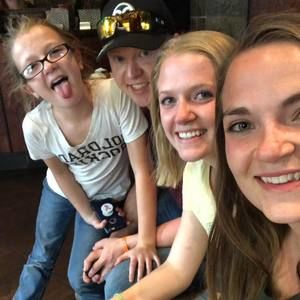 Meet your Posher, Alicia